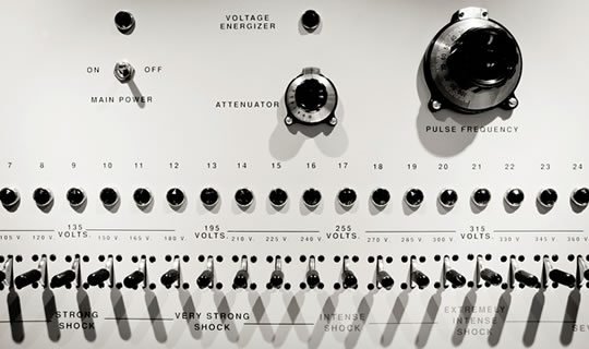 pannello elettrico, esperimento di milgram